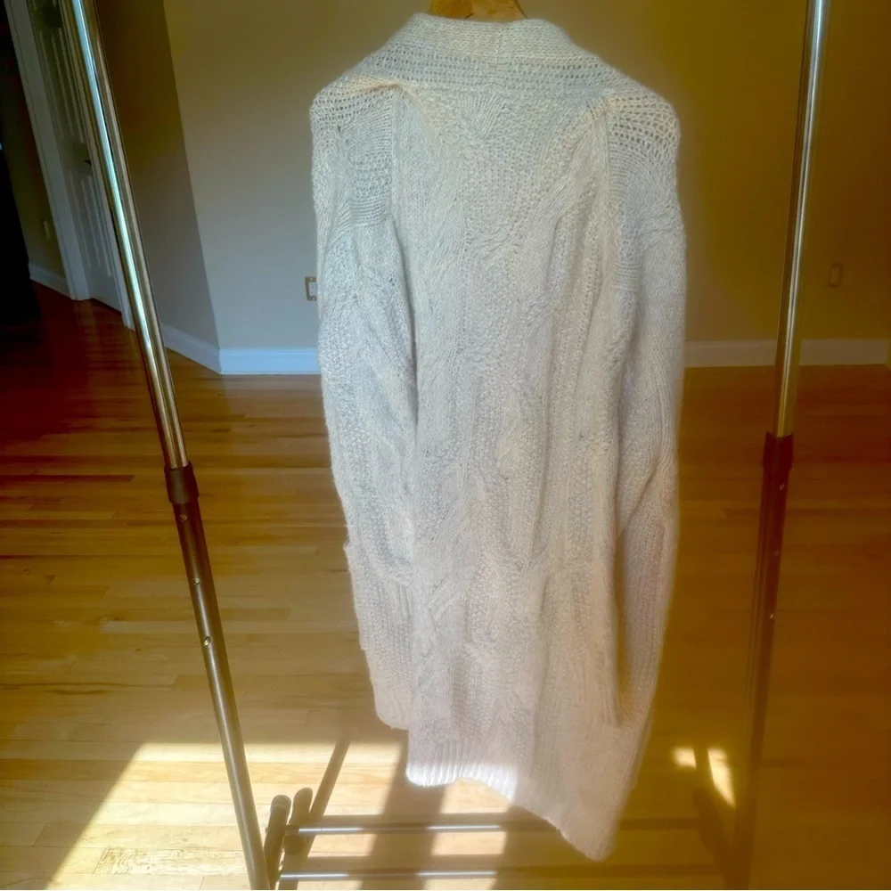 Line Cardigan - Picture 3 of 6